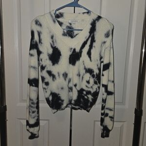 Hooked Up by IOT Cream and Black Knit Sweater